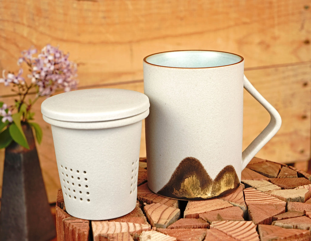 Mountain Glaze Ceramic Mug with Built in Loose Leaf Strainer and Lid in Grey