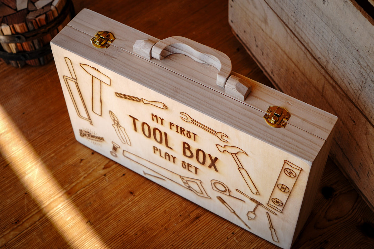 Barn Wood Tool Box – Simple Pleasures ~ Bountiful Treasures