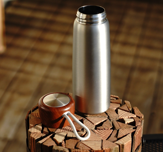 Stainless Steel Insulated Tumbler With Wooden Lid