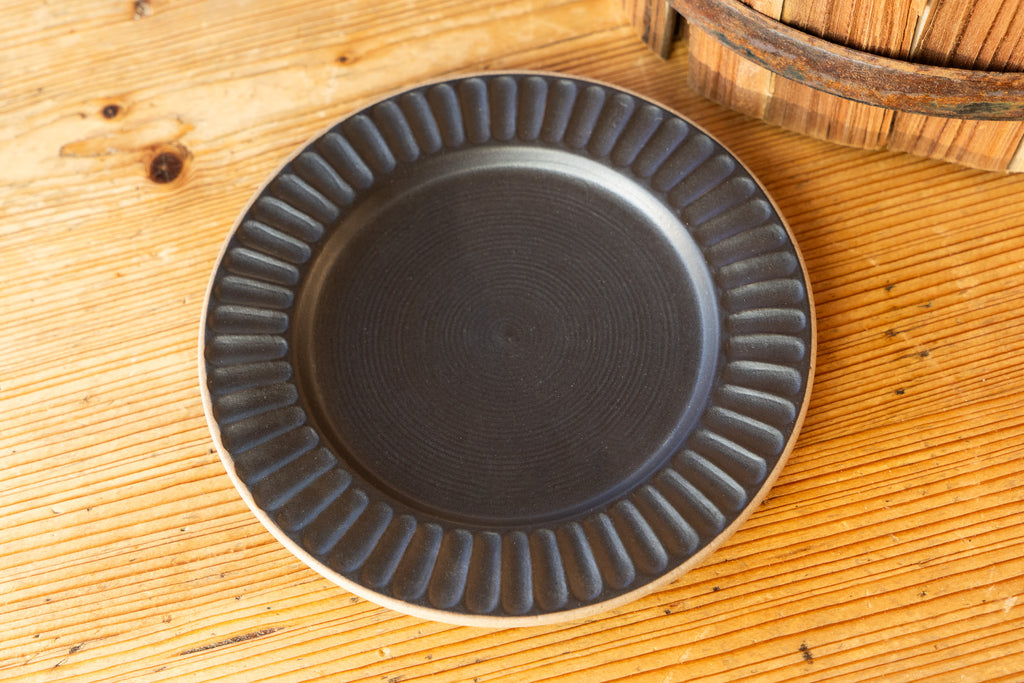 Modern Ribbed Neutral Mug with Matching Dish