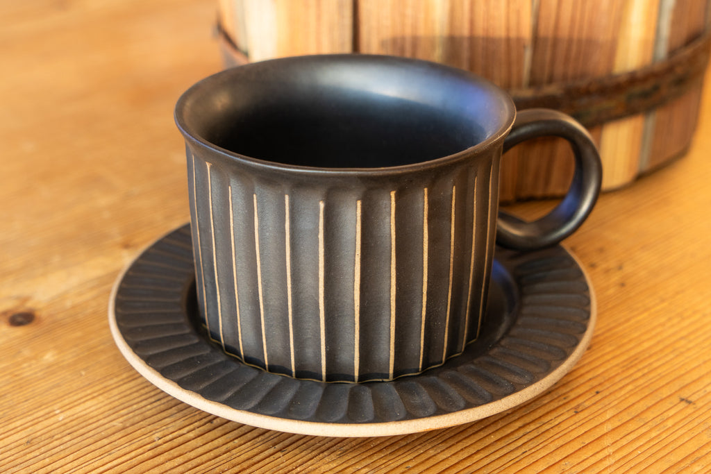 Modern Ribbed Neutral Mug with Matching Dish