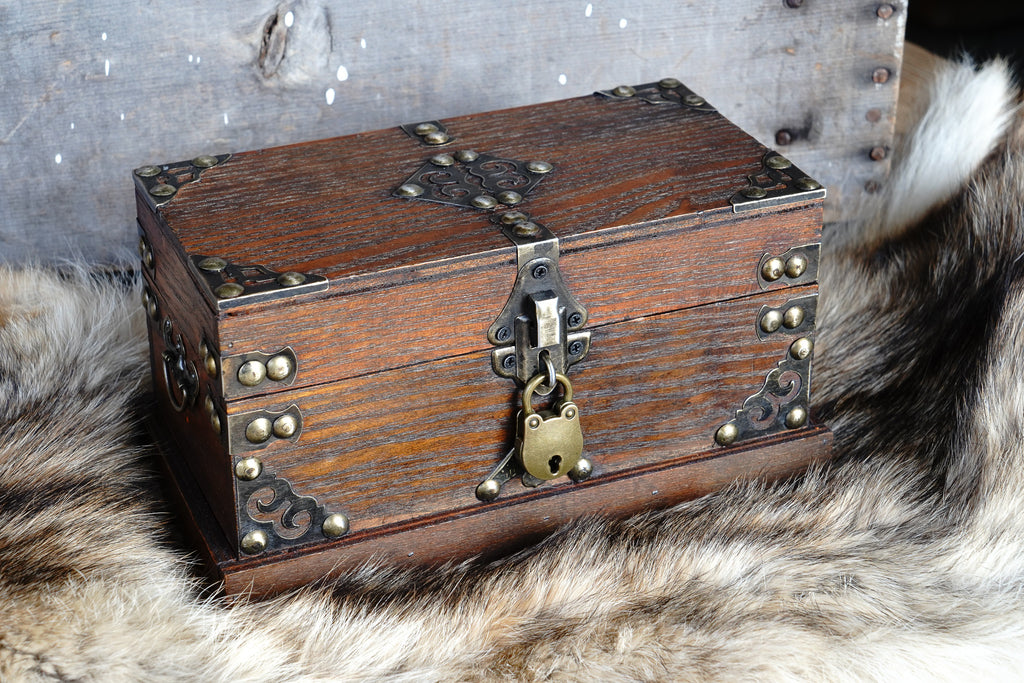 Old-World Style Storage Chest With Lock & Key