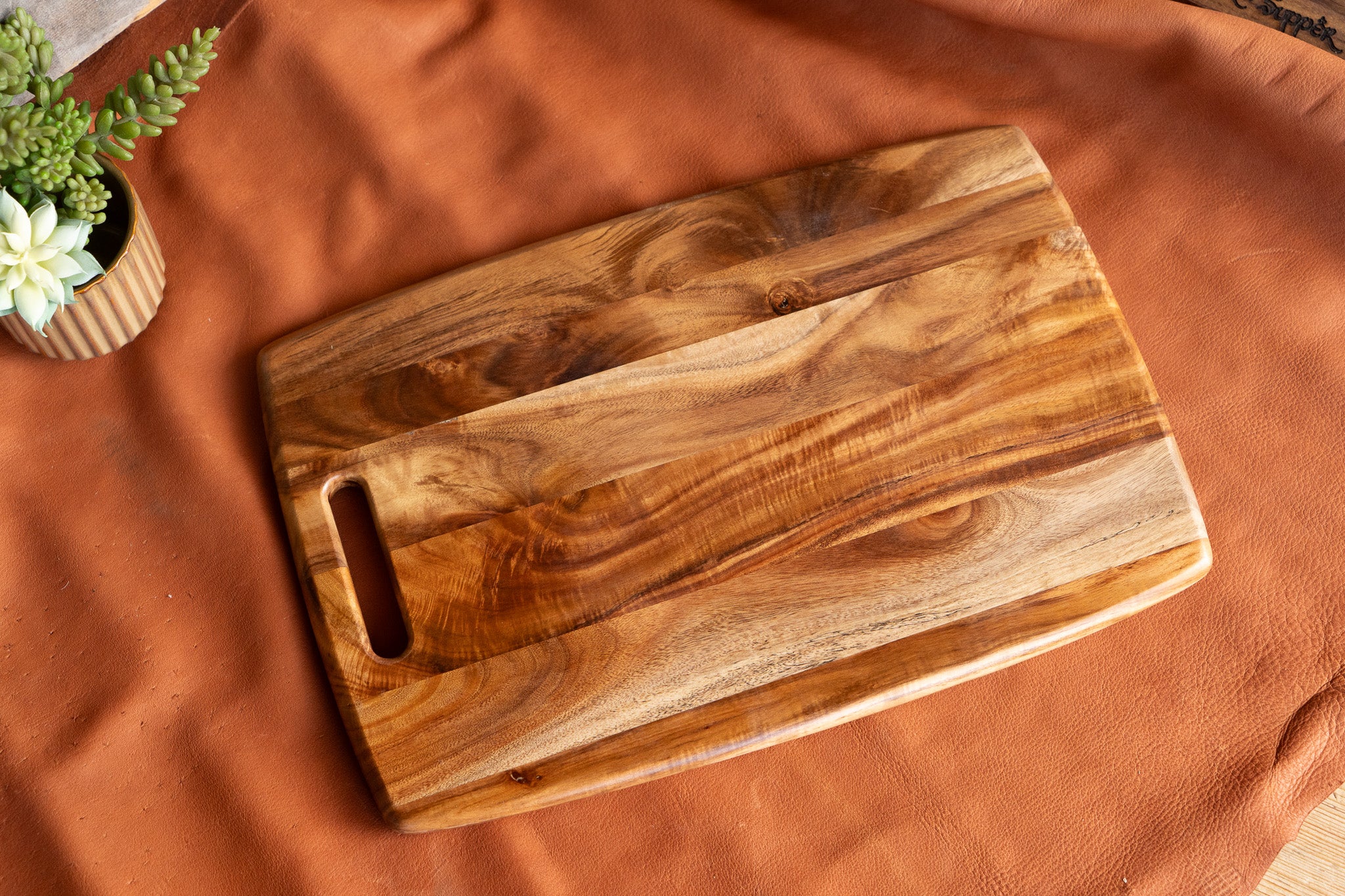 Handcrafted Acacia Wood Cutting Board with Handle – Perfect for Cooking & Serving