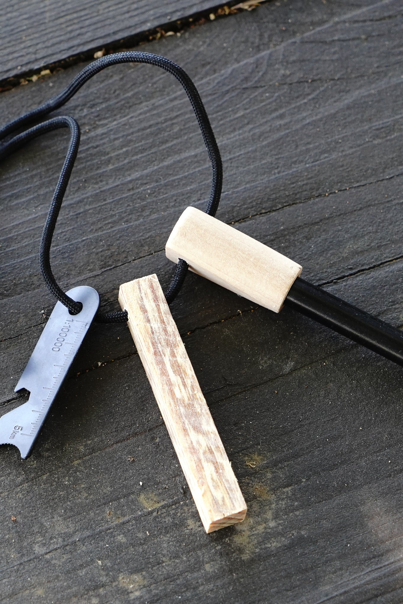 Rugged Fire Starter Survival Kit