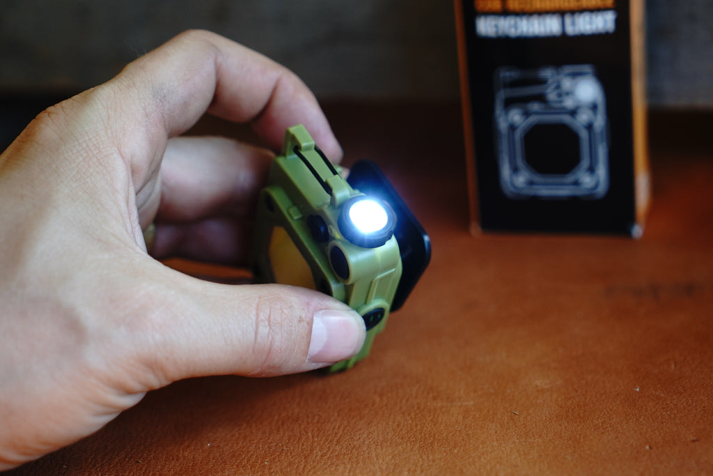 Multi-Use Cob Outdoorsman Keychain Light