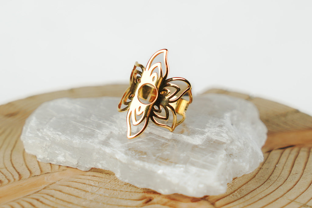 Delicate Floral Gold Ring