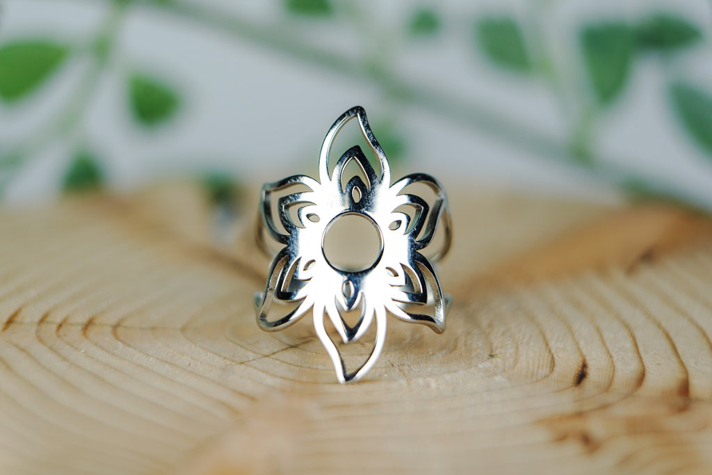 Delicate Floral Gold Ring