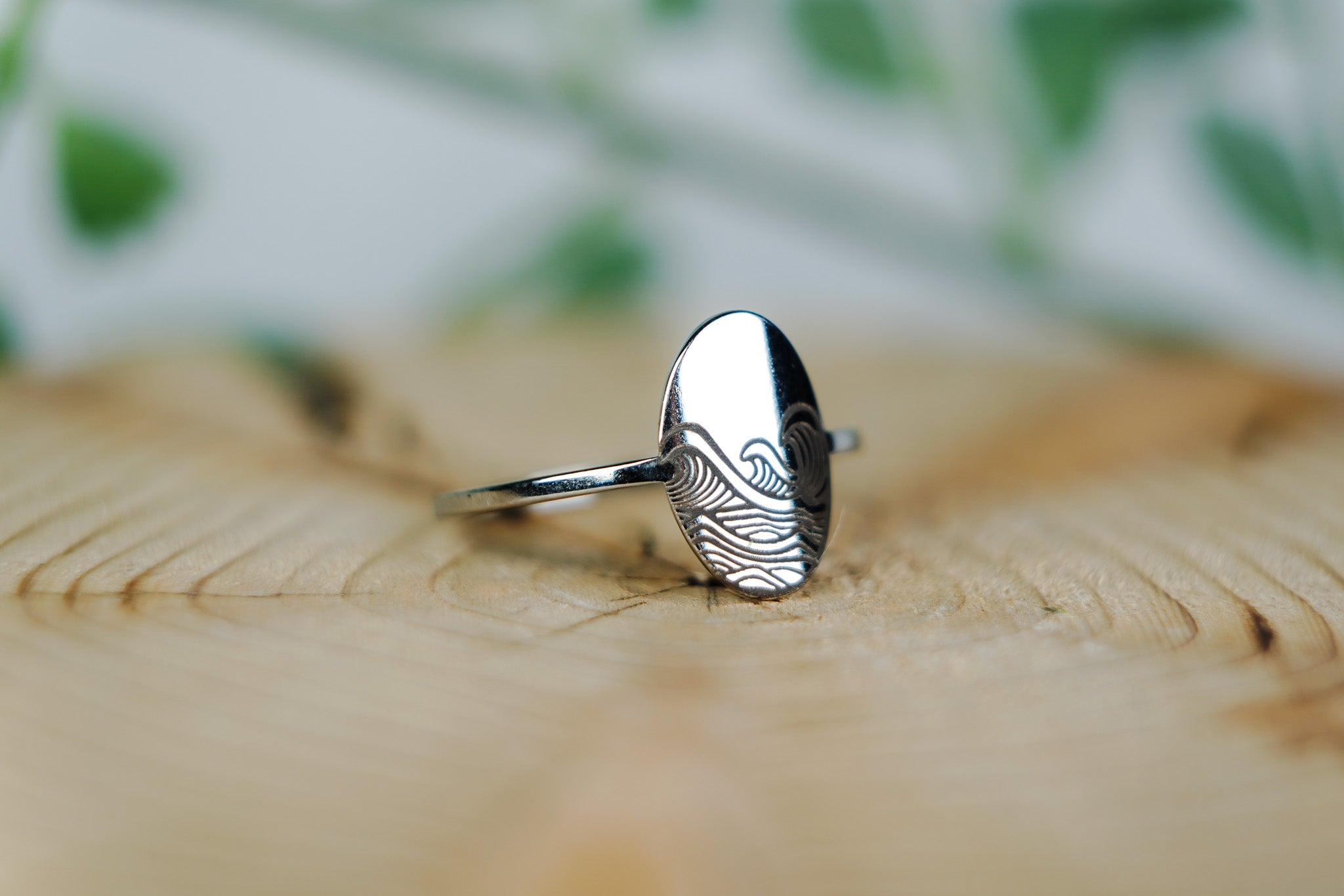 Classic Oval Wave Ring