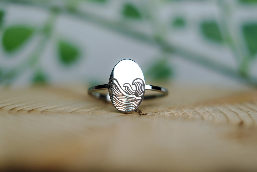 Classic Oval Wave Ring