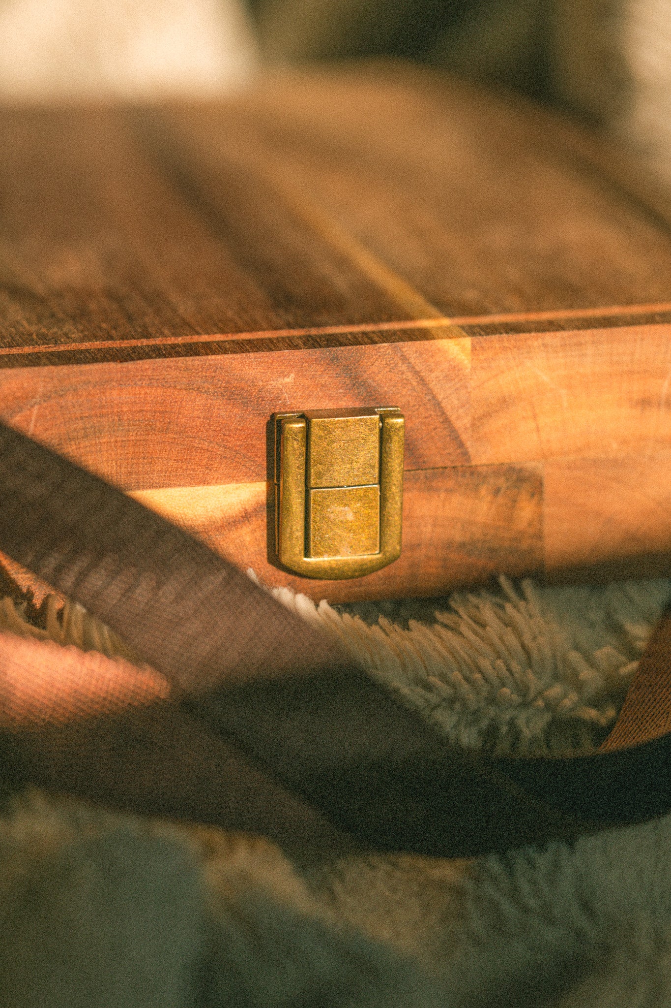 Acacia Folding Cheese Board with Webbing Handles