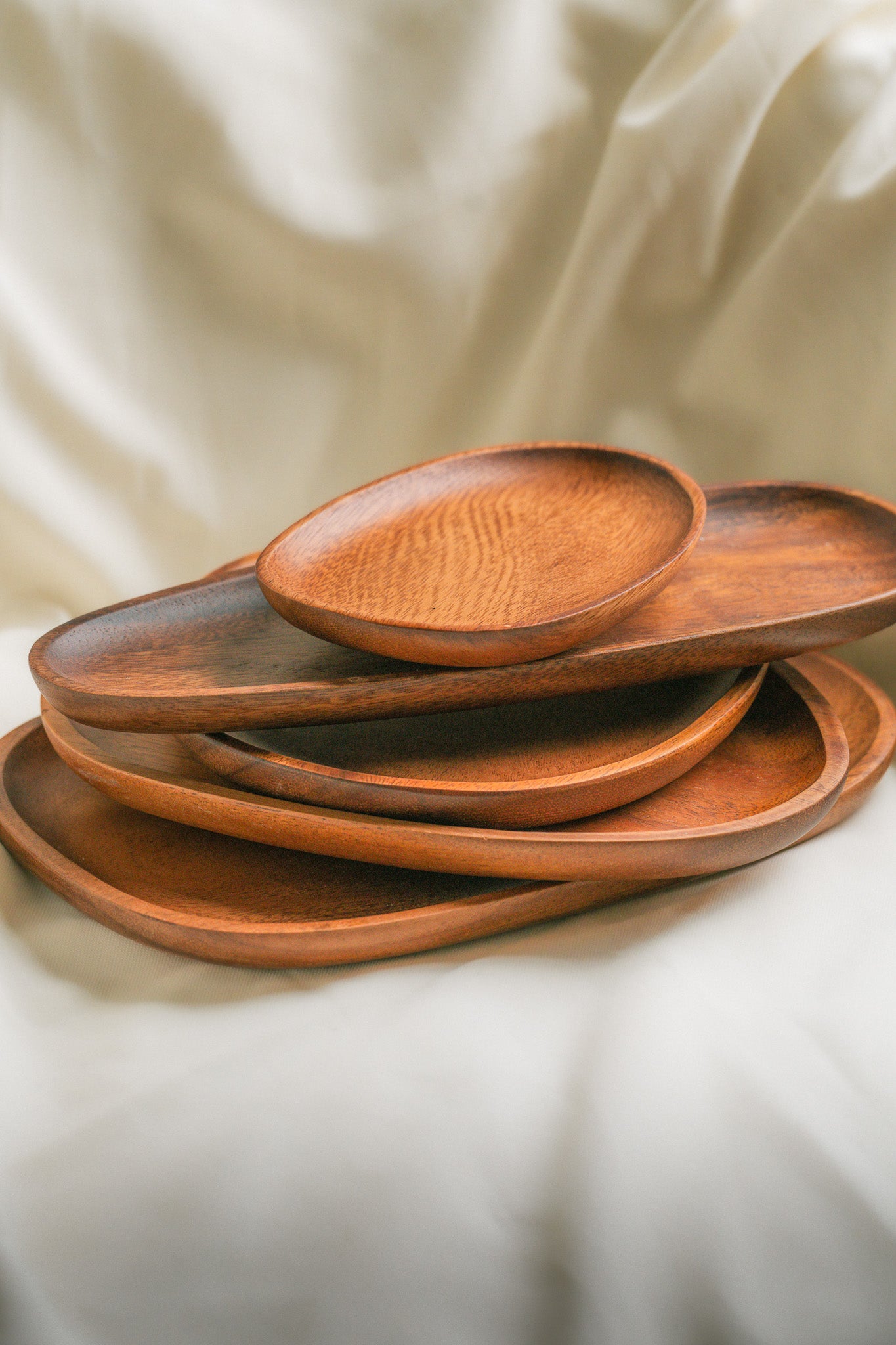 Acacia Serving Plate Set