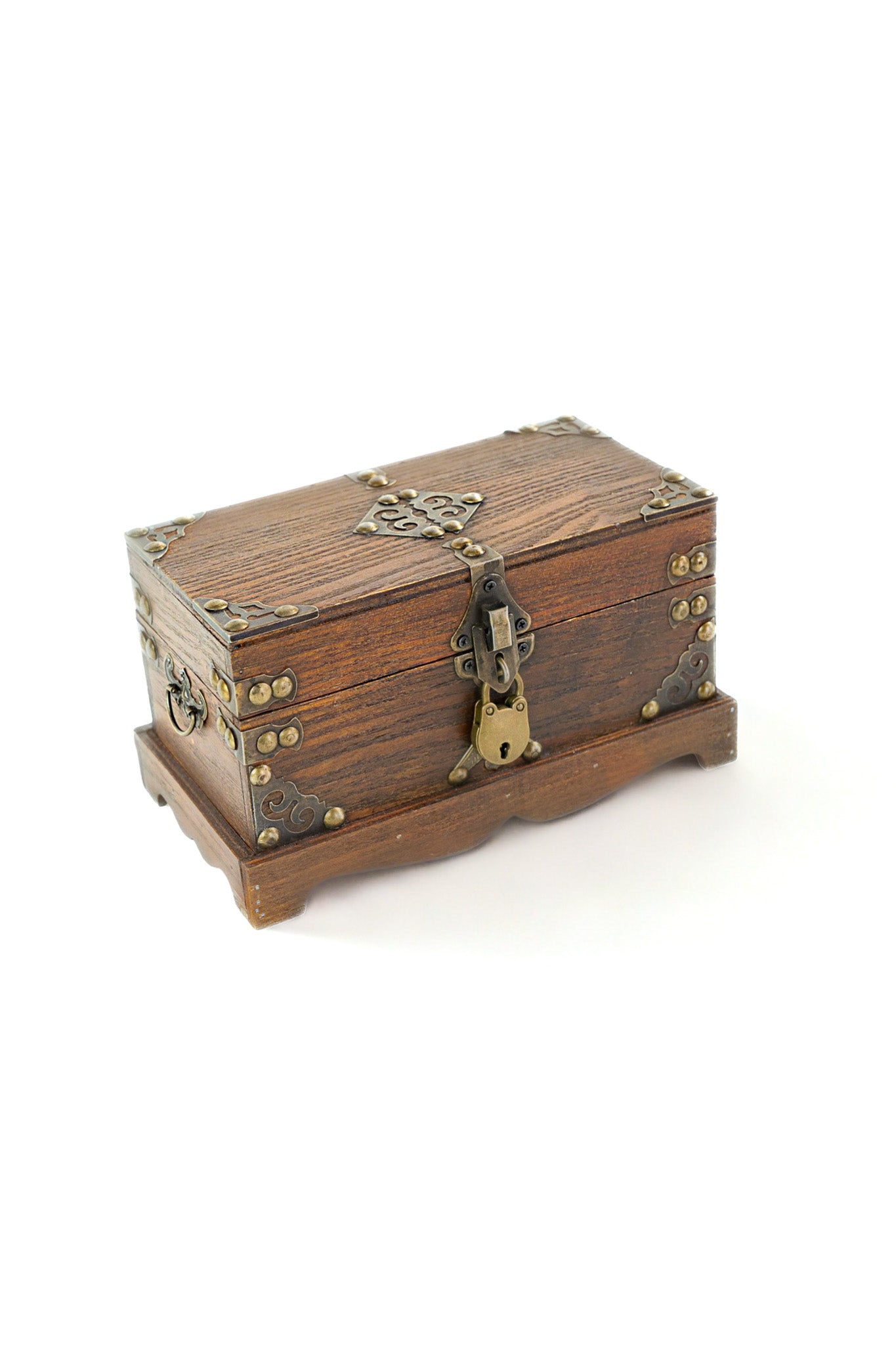 Old-World Style Storage Chest With Lock & Key