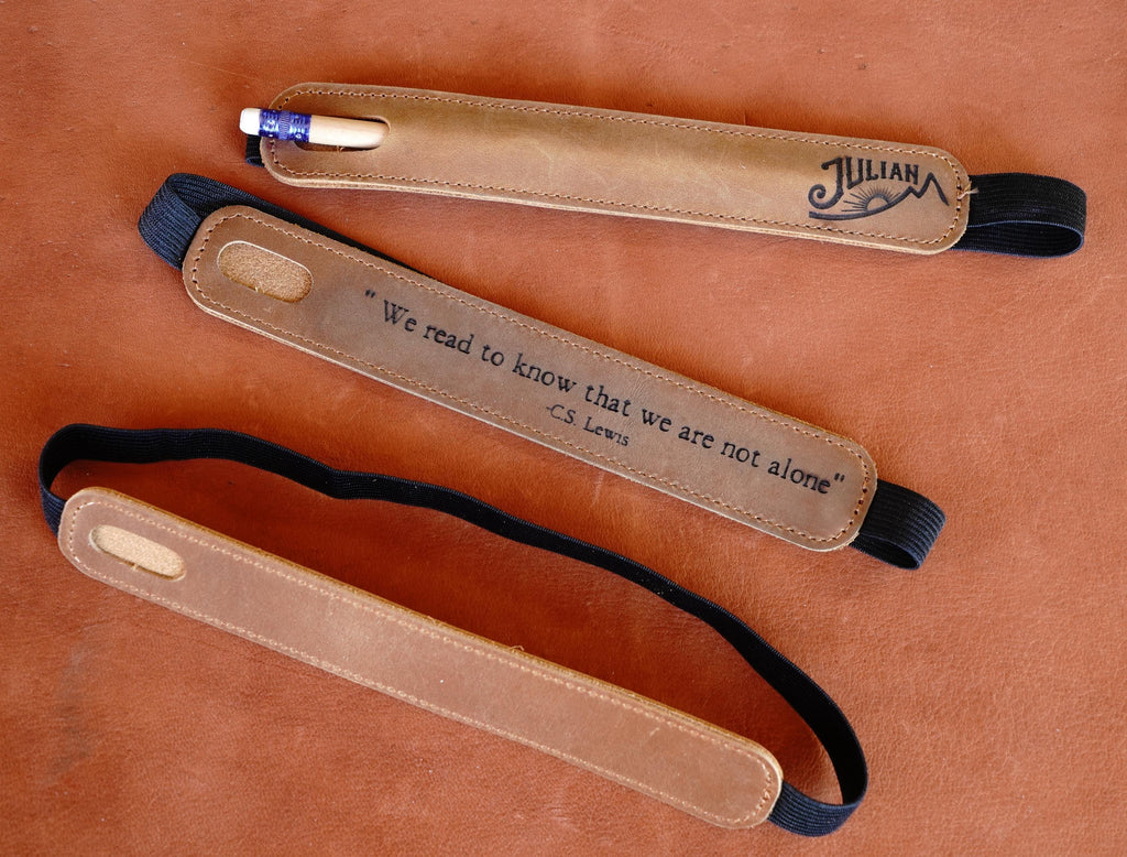 Personalized Leather Bookmark with Pen Holder – Literary Gift for Readers & Writers