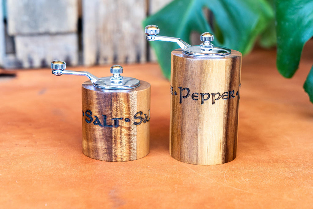 Rustic Wooden Salt and Pepper Grinder Set – Handcrafted Crank Mills for Kitchen & Dining Gifts