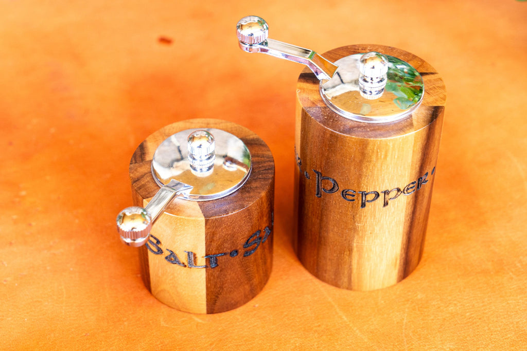 Rustic Wooden Salt and Pepper Grinder Set – Handcrafted Crank Mills for Kitchen & Dining Gifts