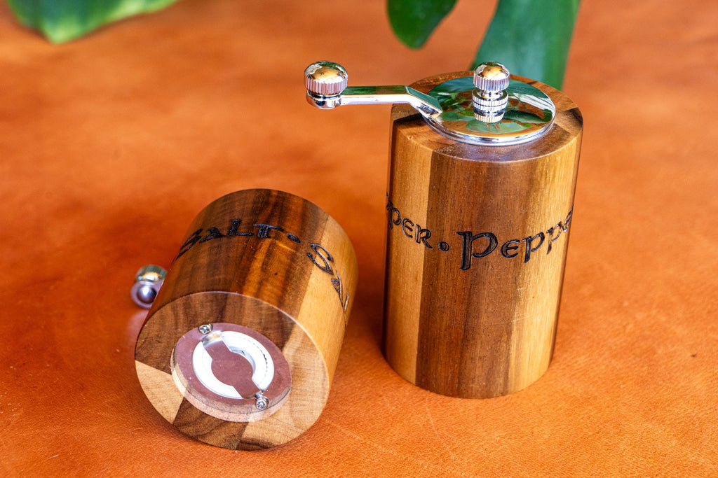 Rustic Wooden Salt and Pepper Grinder Set – Handcrafted Crank Mills for Kitchen & Dining Gifts