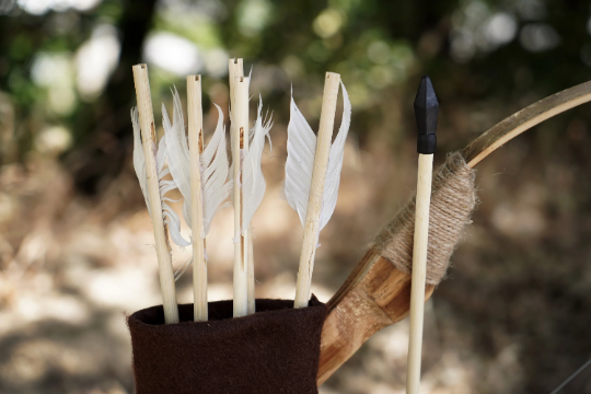 Wooden Toy Bow and Arrow Set with Felt Cloth Quiver & Six Rubber Tipped Arrows
