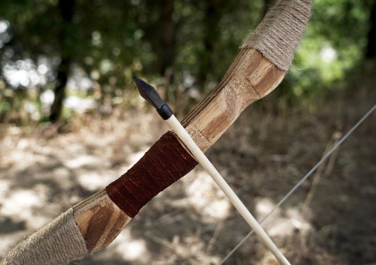 Wooden Toy Bow and Arrow Set with Felt Cloth Quiver & Six Rubber Tipped Arrows
